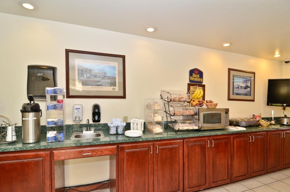 Best Western Post Inn Ресторант снимка